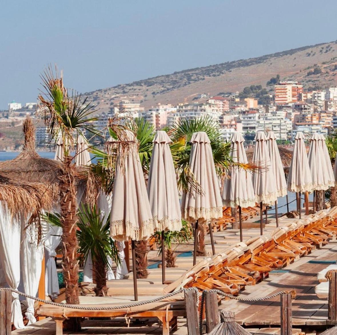 Belaire Luxury Apartment Sarandë Esterno foto
