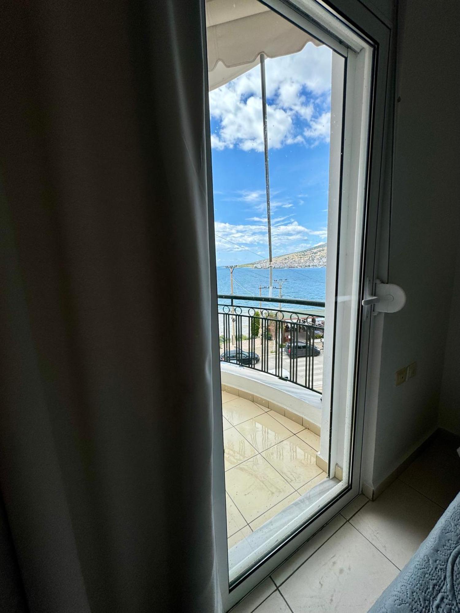 Belaire Luxury Apartment Sarandë Esterno foto