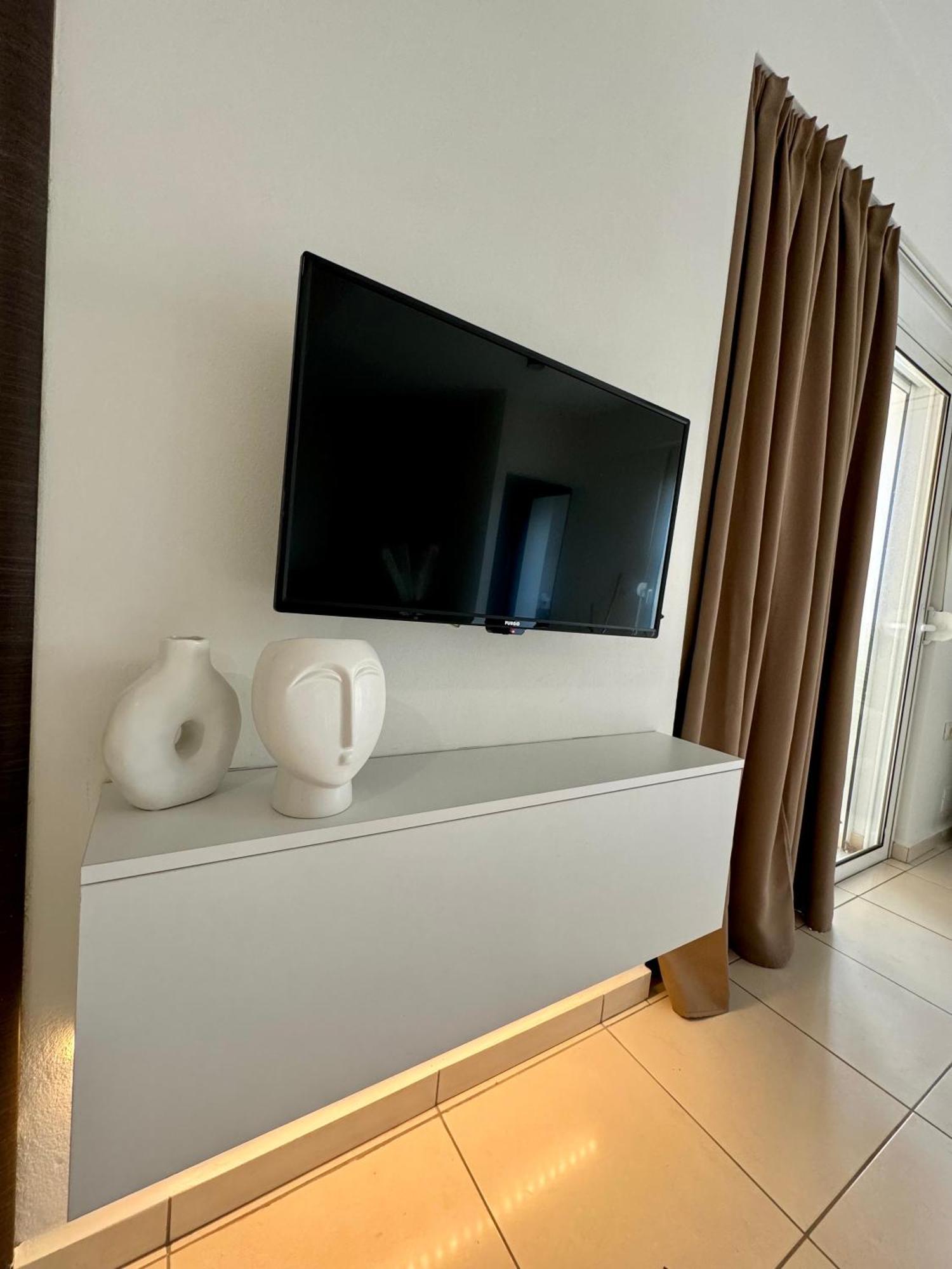 Belaire Luxury Apartment Sarandë Esterno foto