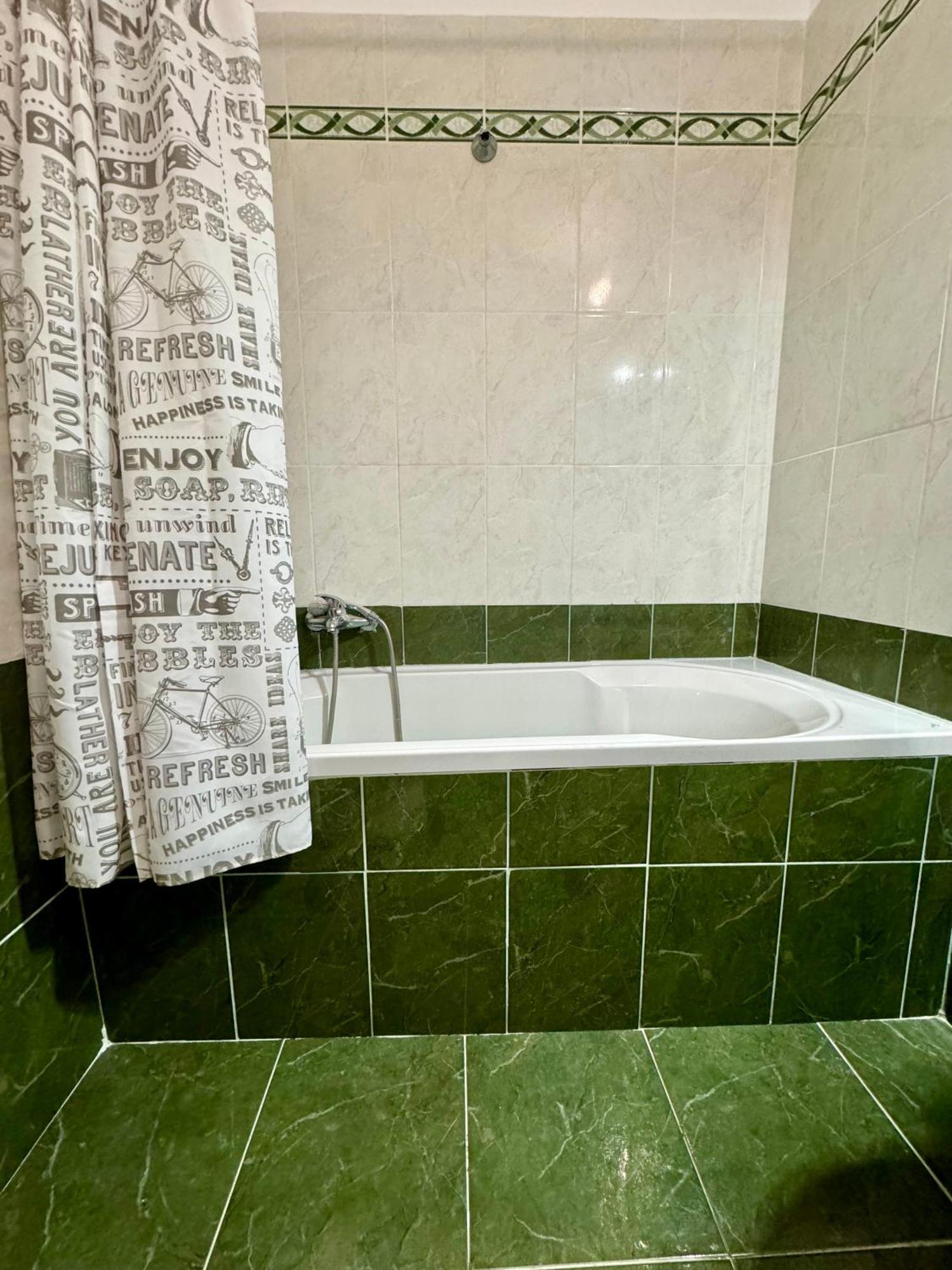 Belaire Luxury Apartment Sarandë Esterno foto