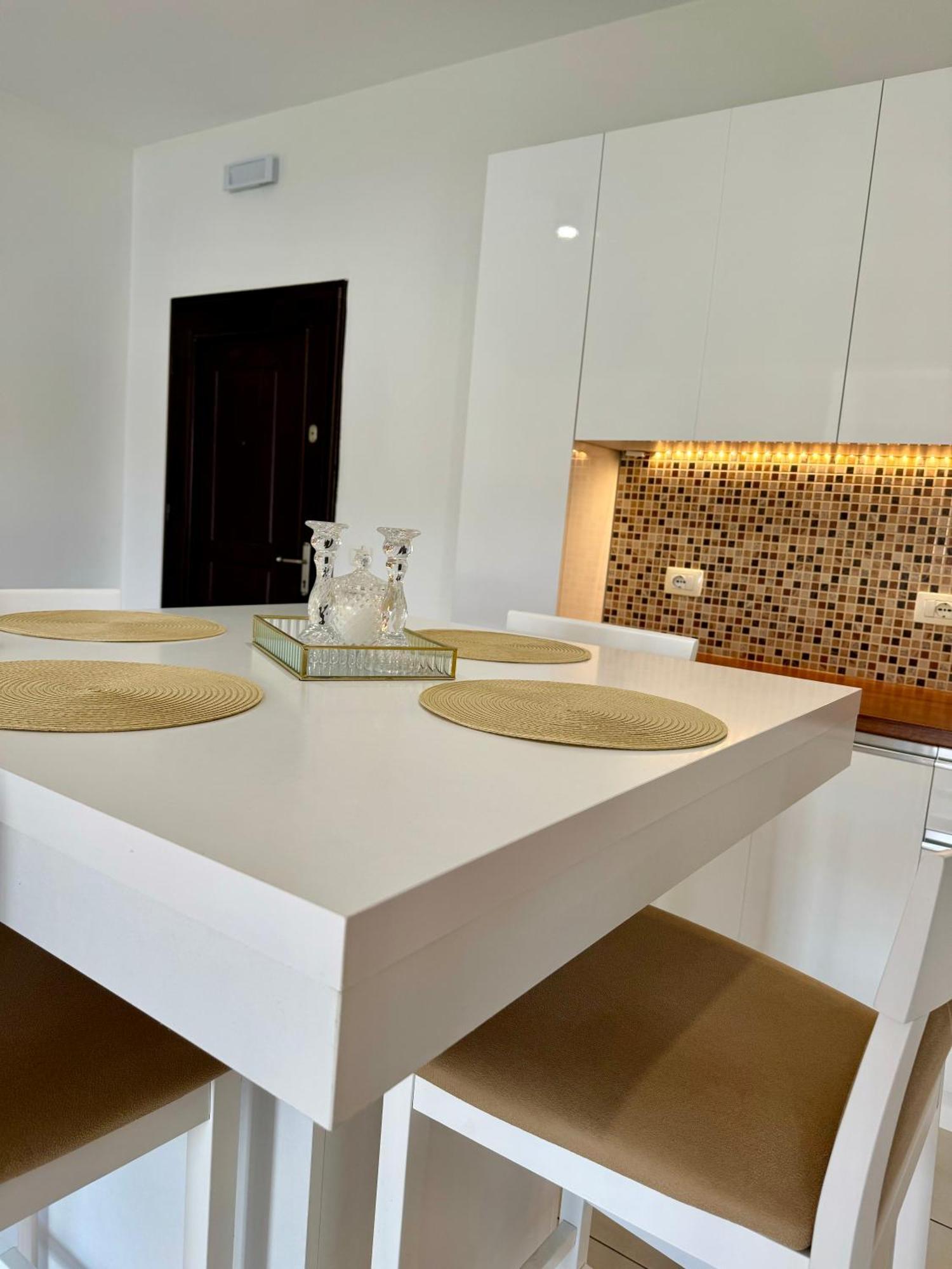 Belaire Luxury Apartment Sarandë Esterno foto